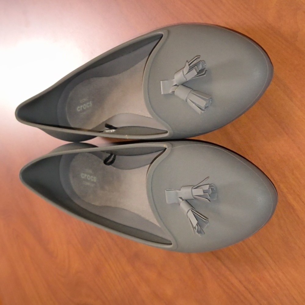 Crocs Iconic Comfort Womens Gray Rubber Slip On Flats US Size 10